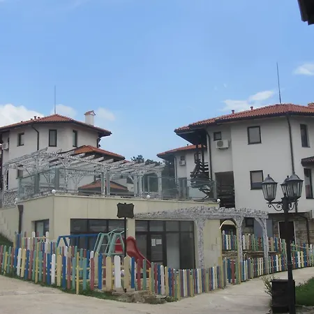Rada 11b In Bay View Village Kosharitsa
