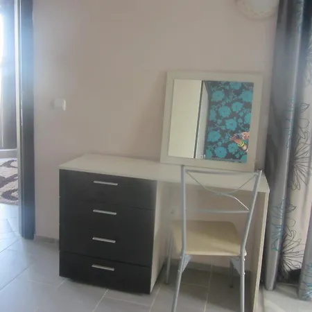 Rada 11b In Bay View Village Kosharitsa