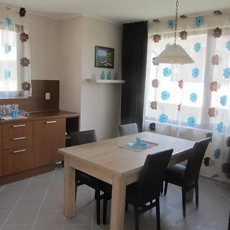 Rada 11b In Bay View Village Kosharitsa